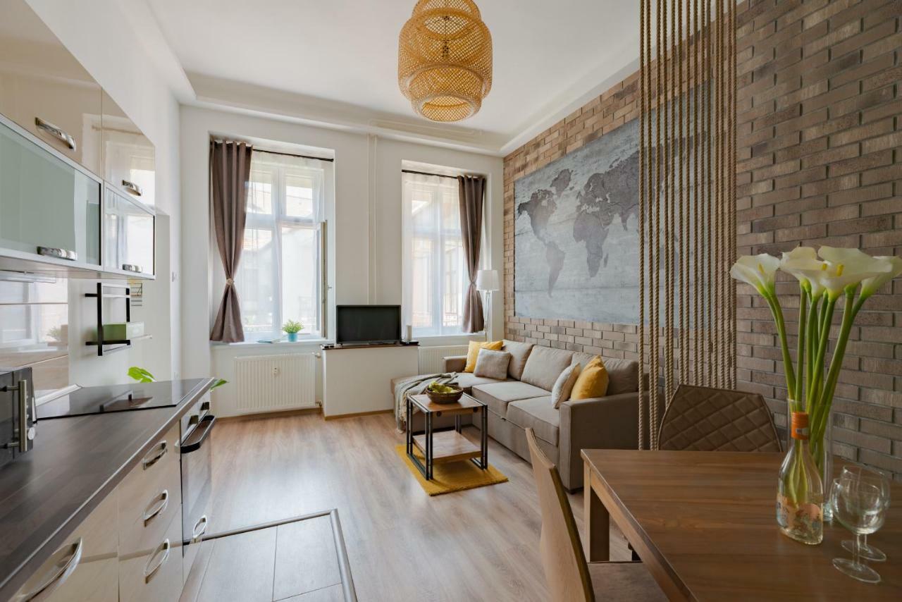 Central Kira Apartment Budapest Luaran gambar