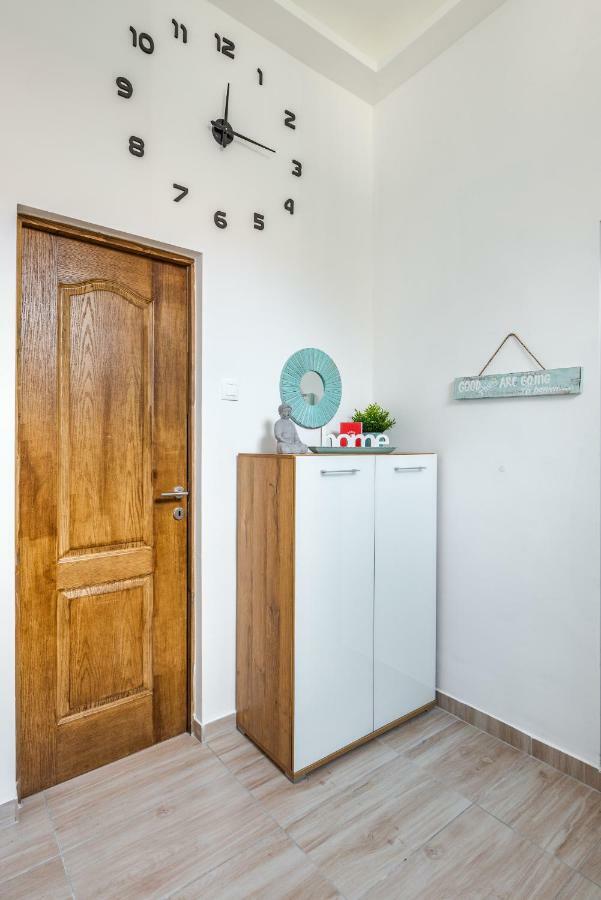 Central Kira Apartment Budapest Luaran gambar